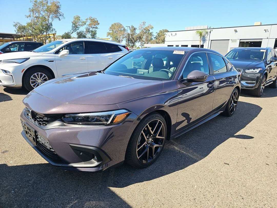 2024 Honda Civic Sport Touring - Image 3