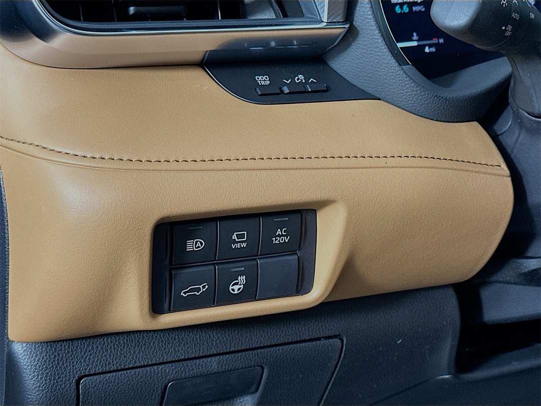 2026 Toyota Highlander Platinum - Image 10