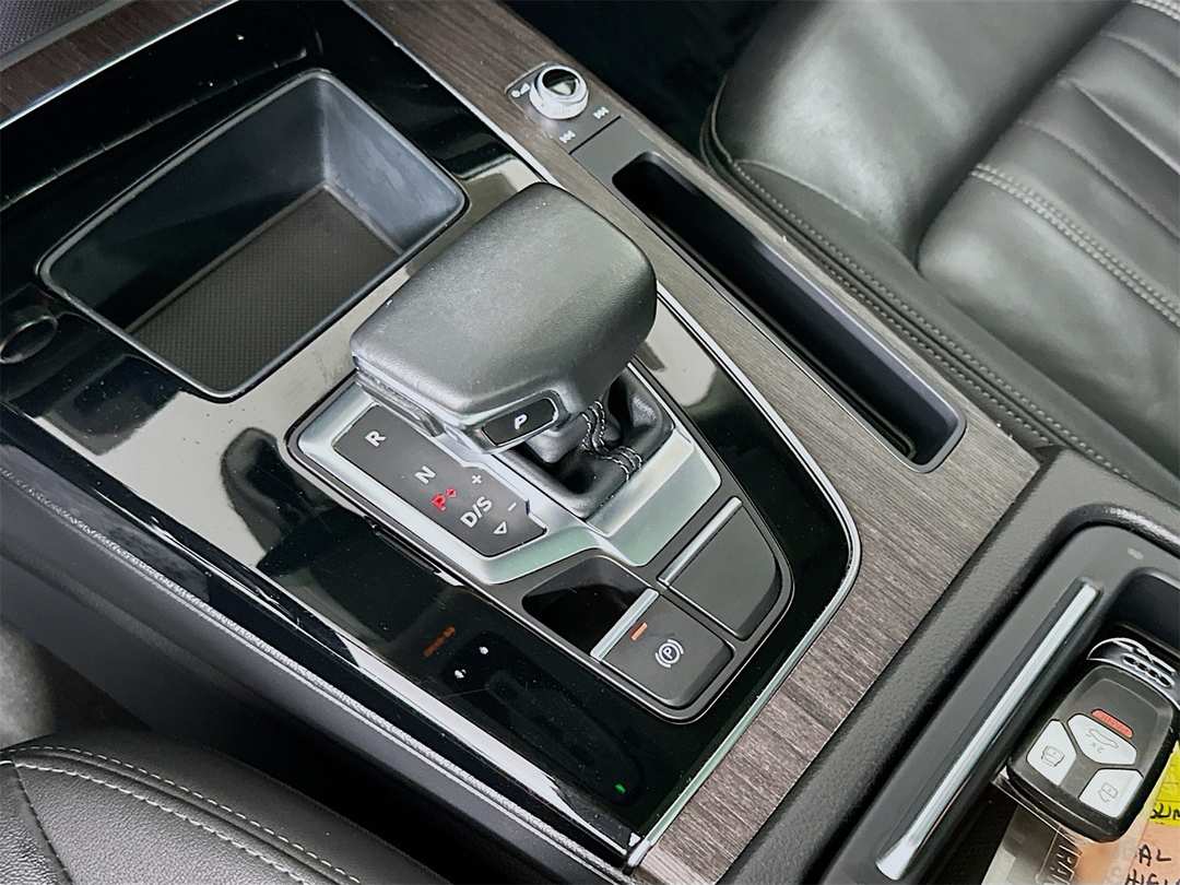 2022 Audi Q5 45 S line Premium - Image 16