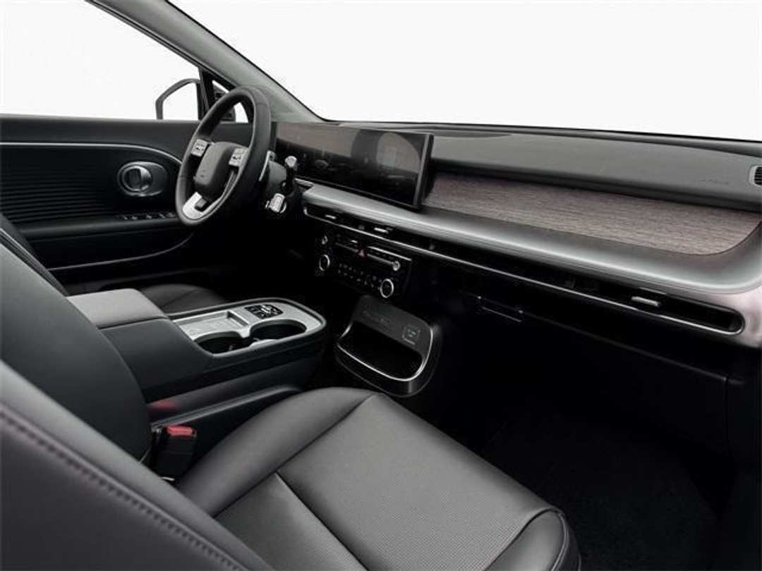 2026 Hyundai Ioniq 9 SEL - Image 15