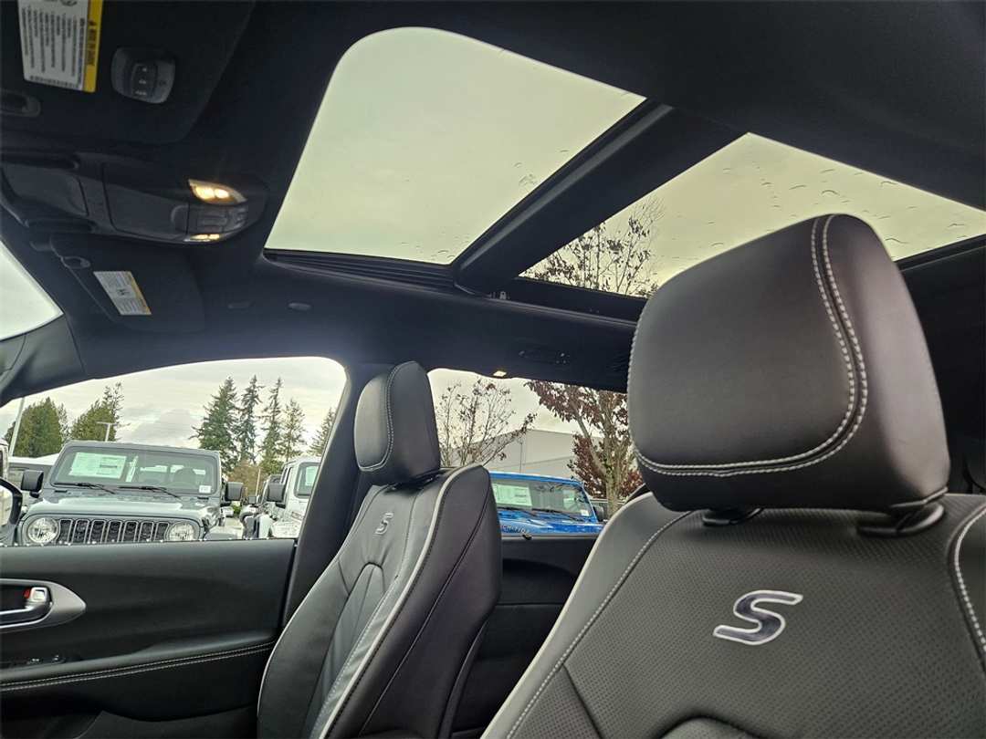 2026 Chrysler Pacifica Limited - Image 31