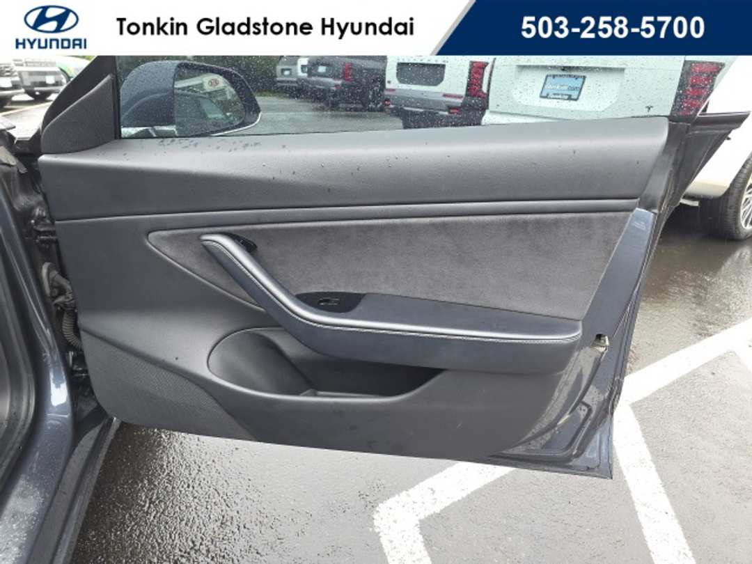 2020 Tesla Model 3 Performance - Image 18