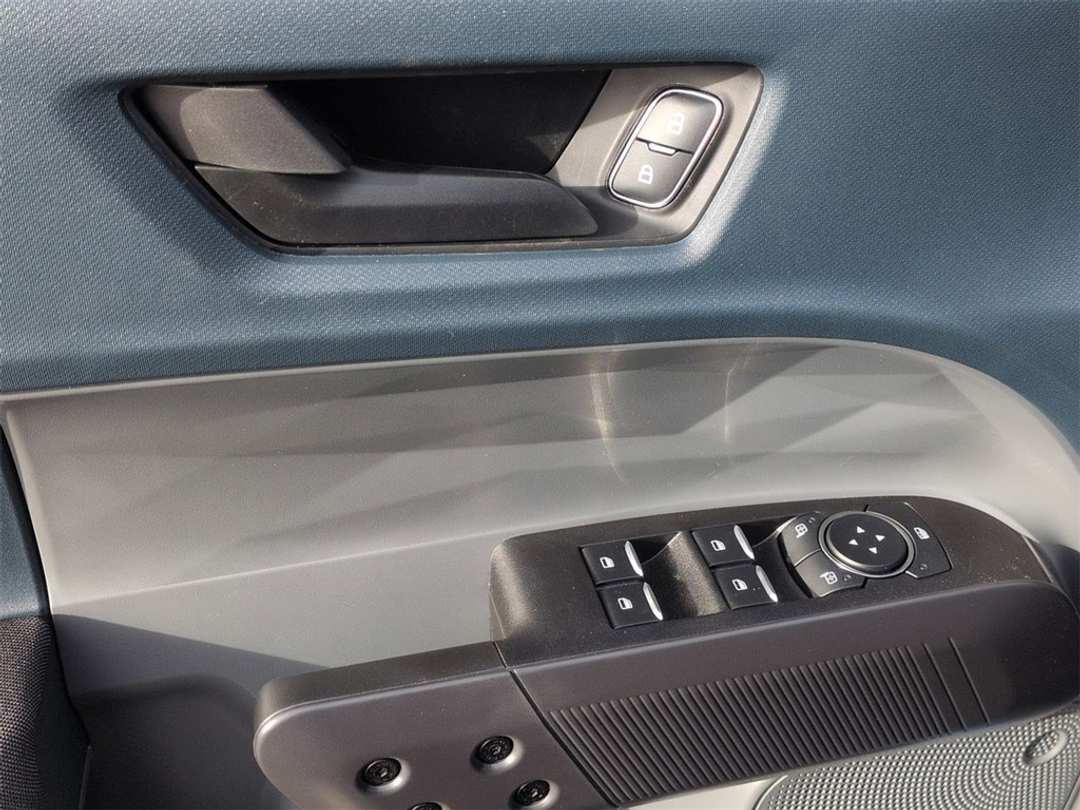 2026 Ford Maverick XL - Image 10