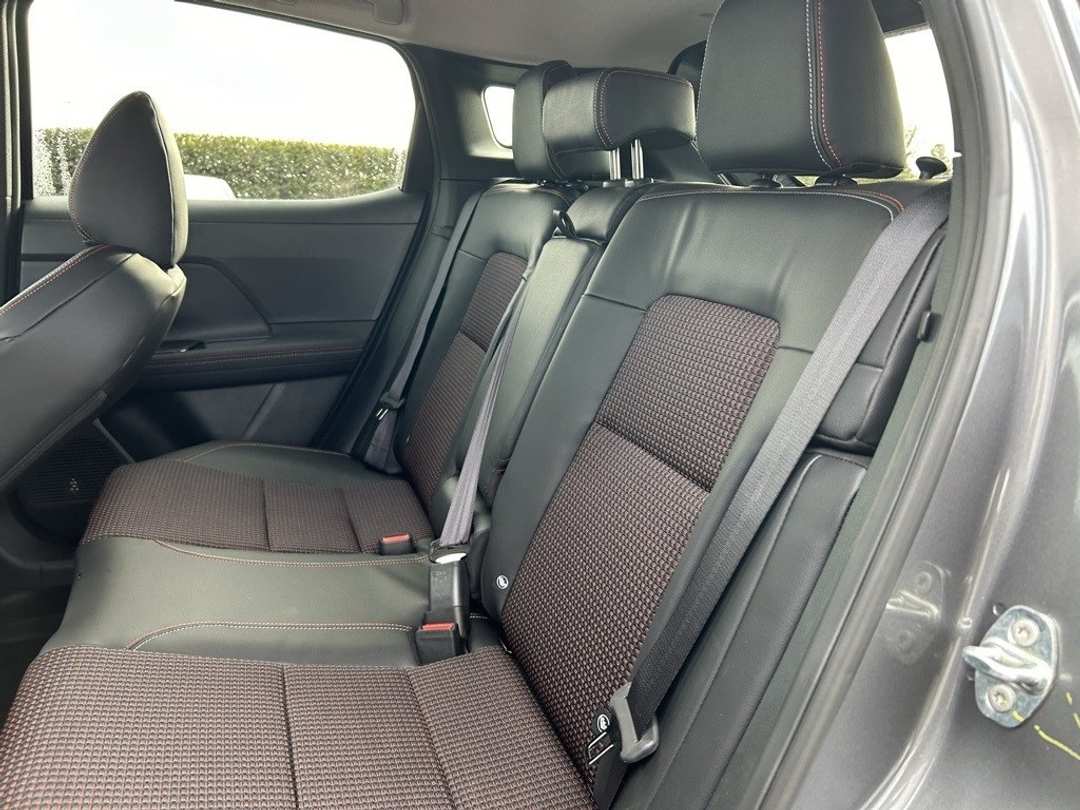 2025 Nissan Kicks SR - Image 23