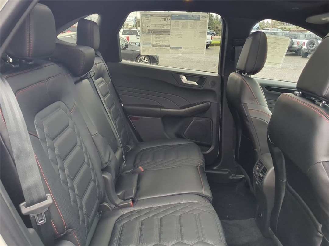 2024 Ford Escape STLine Elite - Image 29