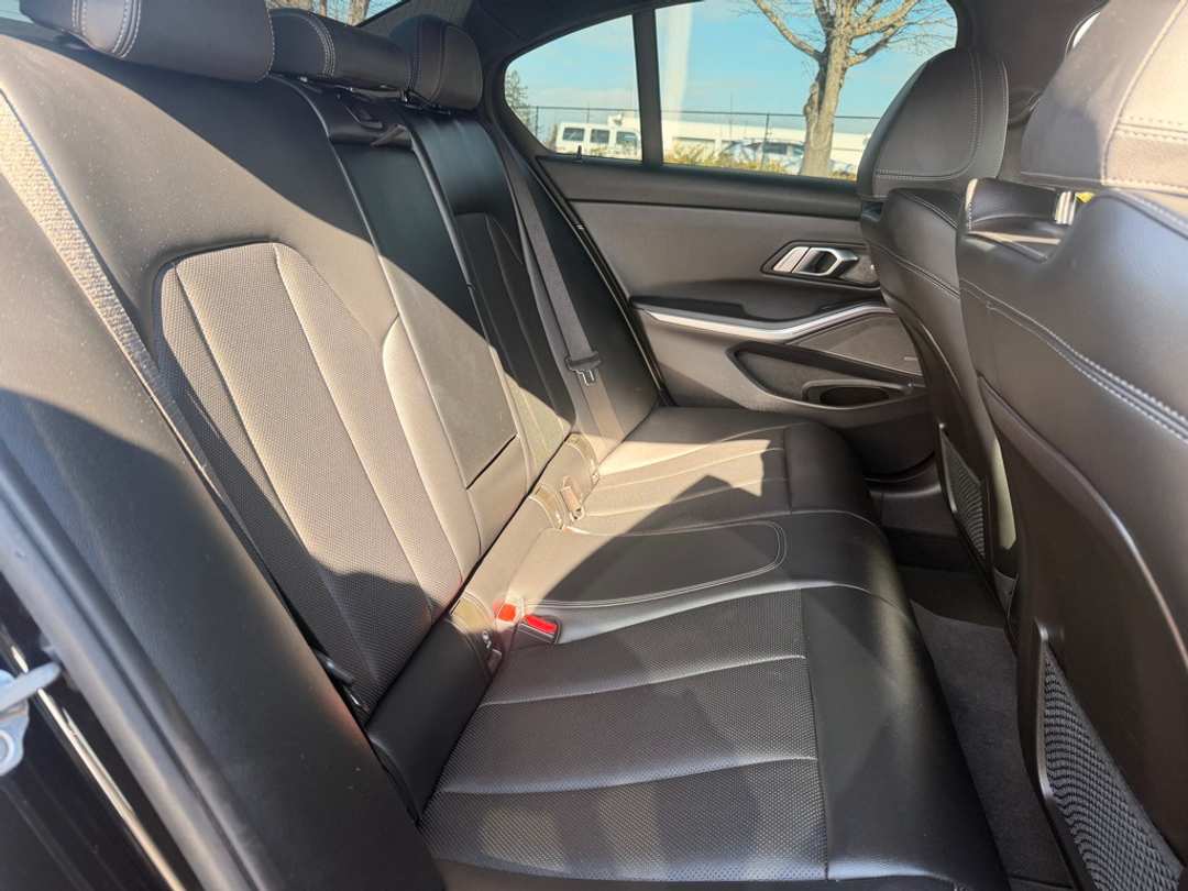 2023 BMW 3 Series 330e xDrive - Image 22