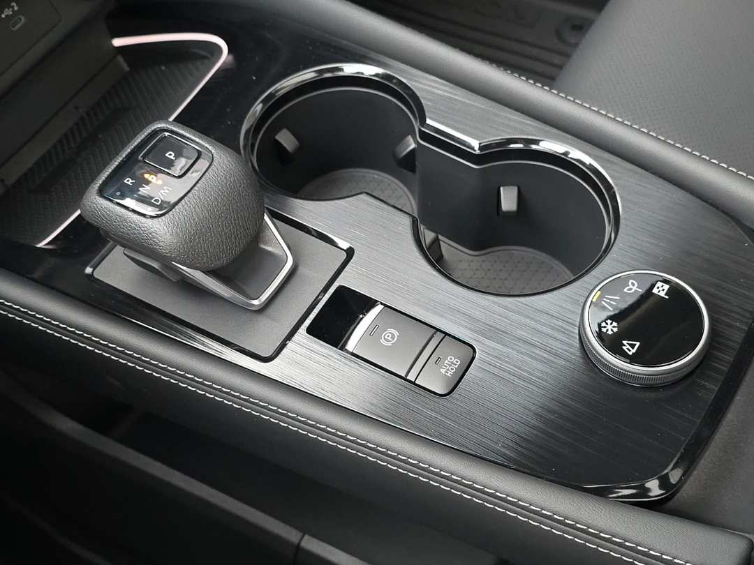 2026 Nissan Rogue Platinum - Image 21