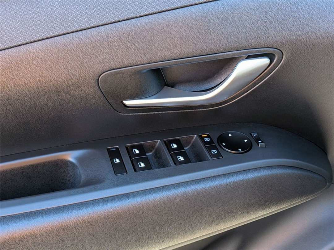 2025 Hyundai Tucson SEL Convenience - Image 11