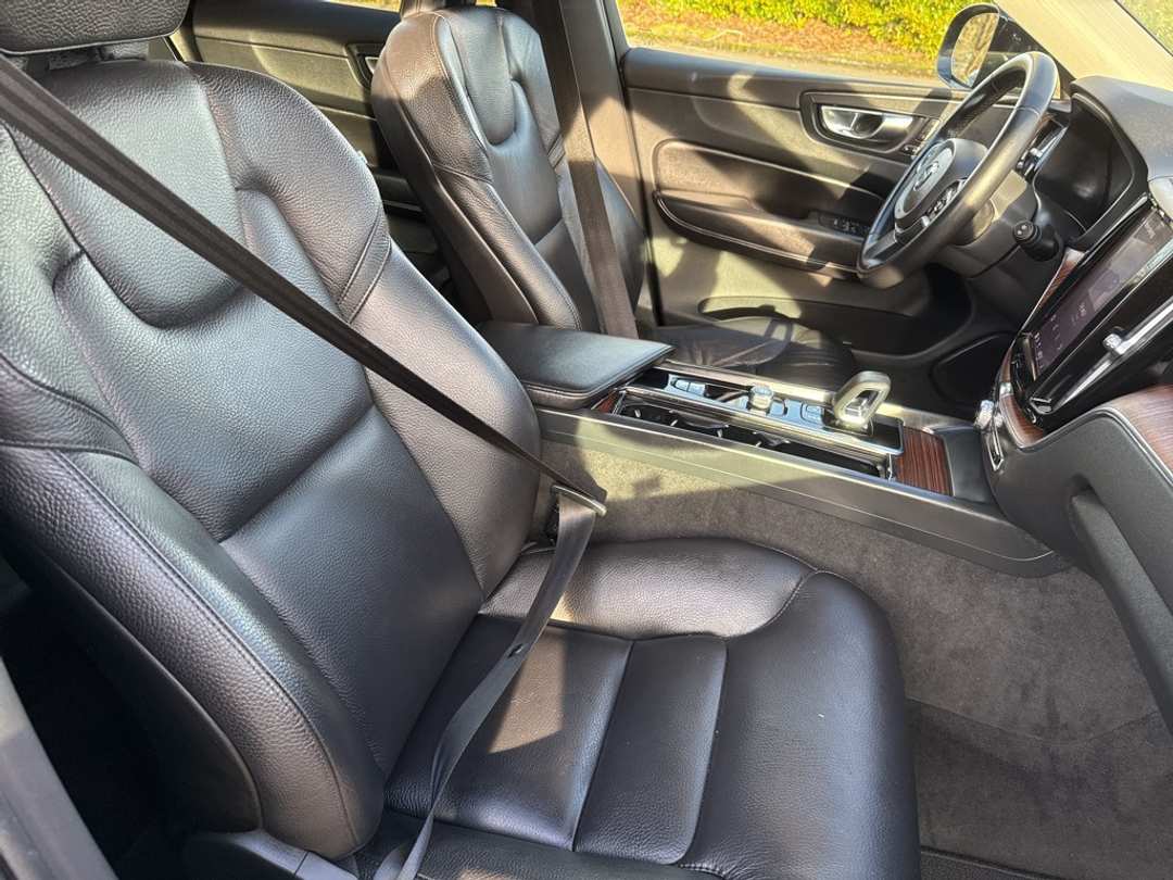 2023 Volvo Xc60 B5 Plus Dark Theme - Image 28