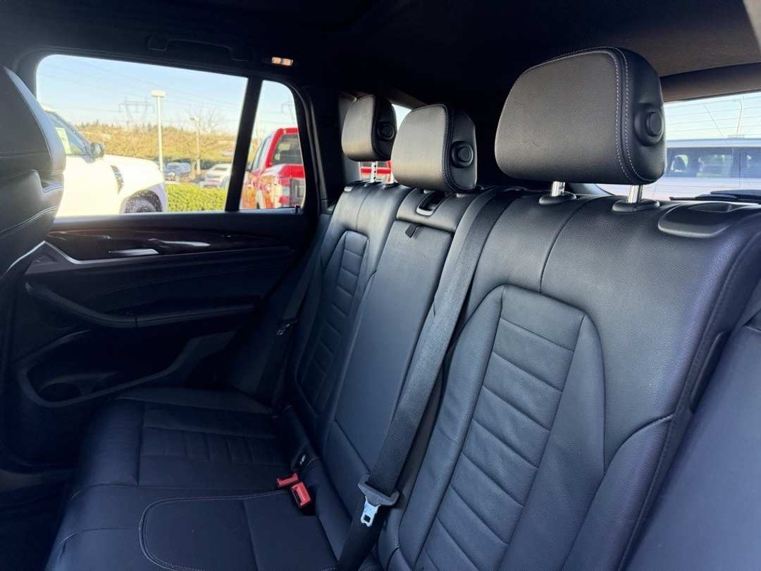 2018 BMW X3 xDrive30i - Image 32