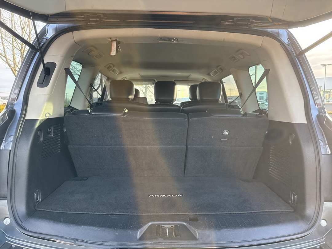 2023 Nissan Armada SL - Image 19