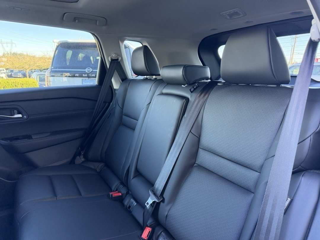 2026 Nissan Rogue Dark Armor - Image 27
