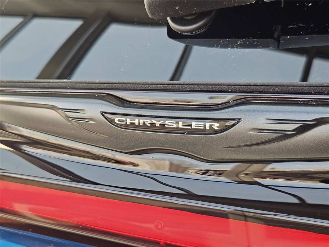 2026 Chrysler Pacifica Select - Image 32