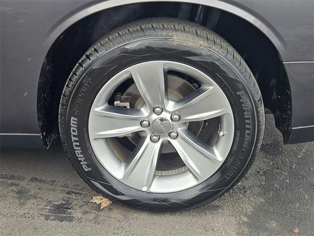 2022 Dodge Challenger SXT - Image 35