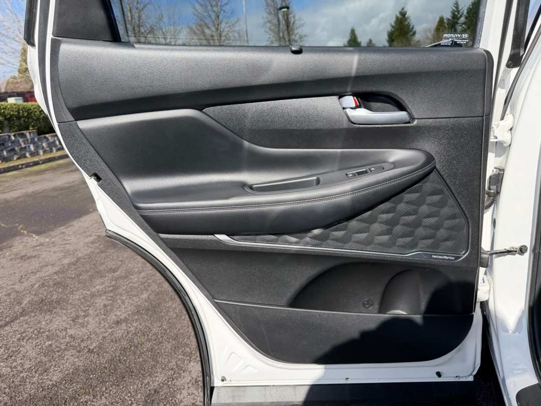 2023 Hyundai Santa Fe Limited - Image 32