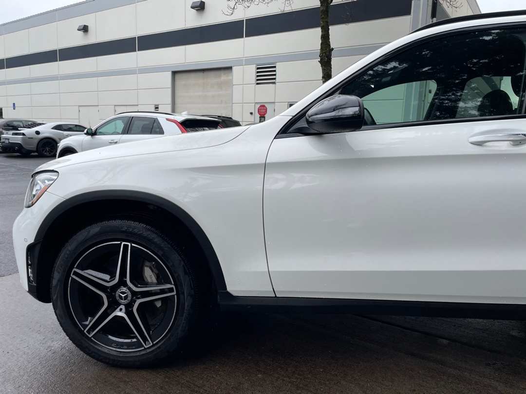 2022 Mercedes-Benz GLC GLC 300 - Image 10