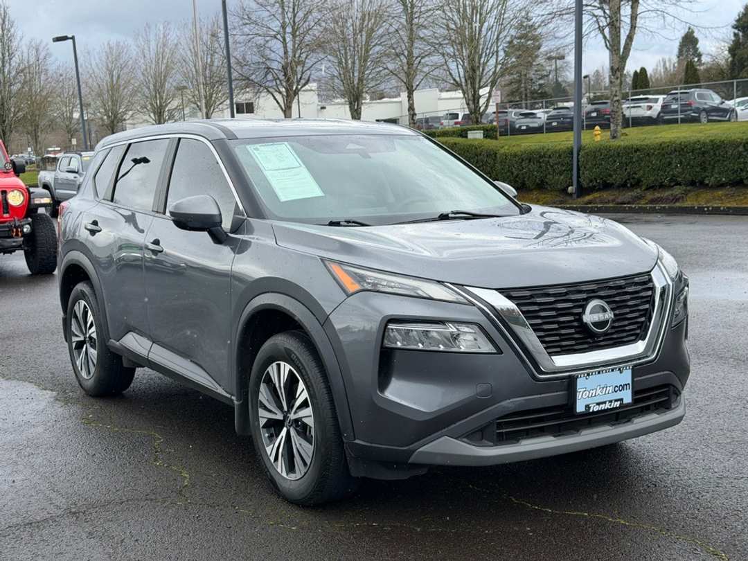 2022 Nissan Rogue SV - Image 2