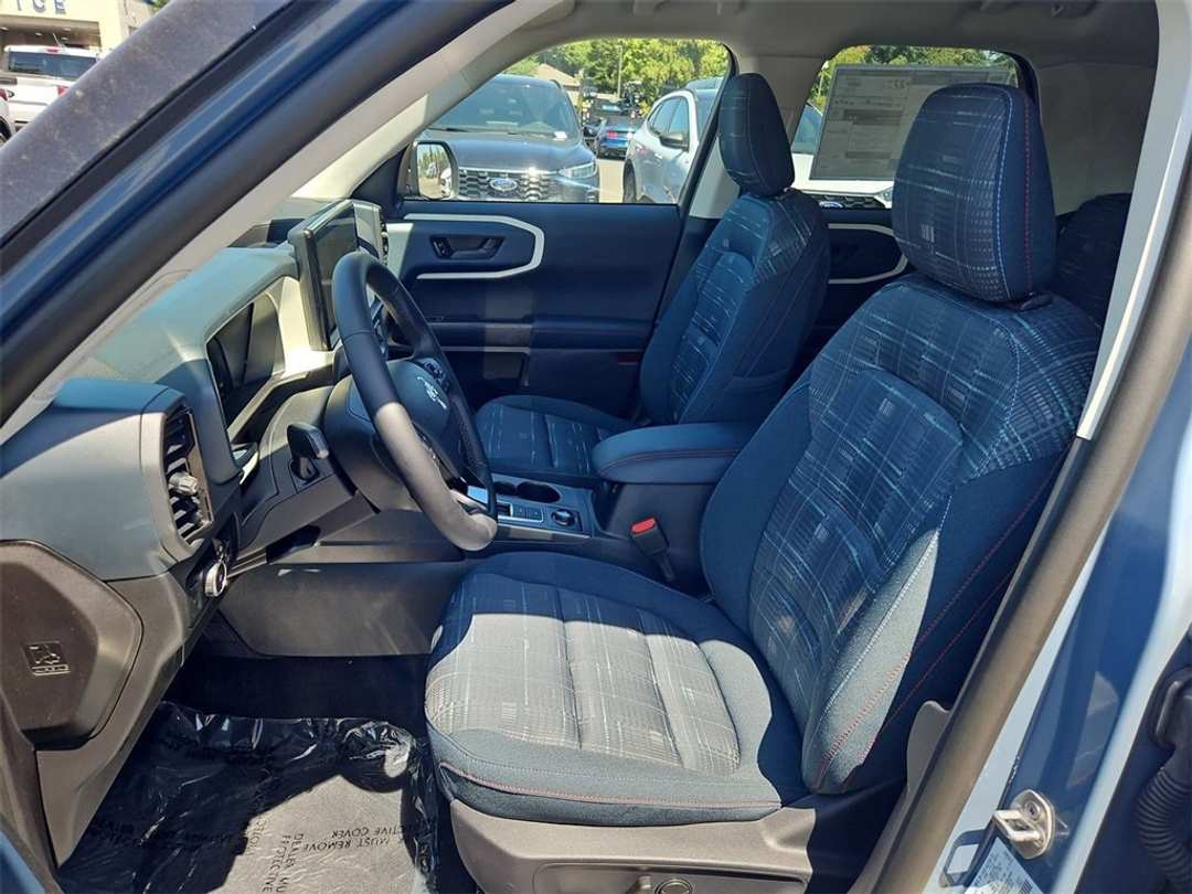 2025 Ford Bronco Sport Heritage - Image 13