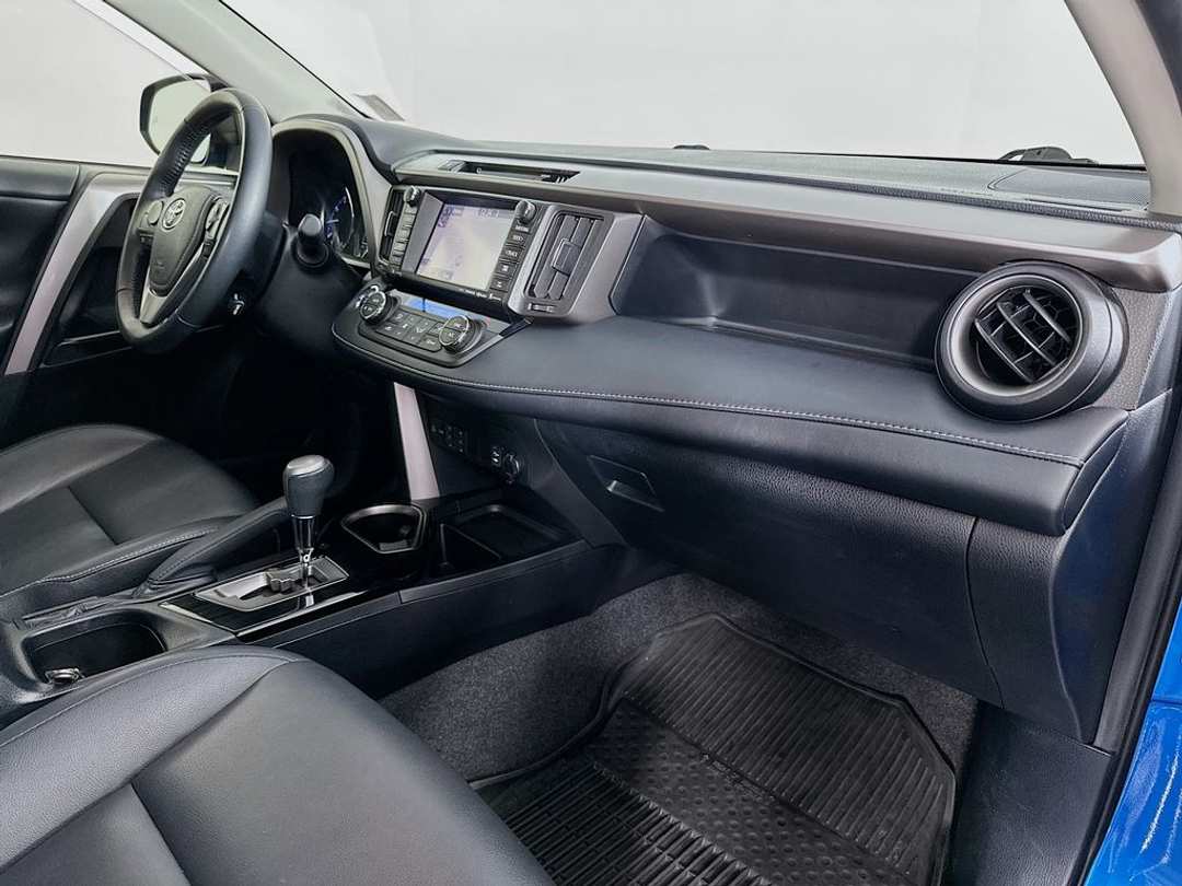 2018 Toyota Rav4 Limited - Image 30