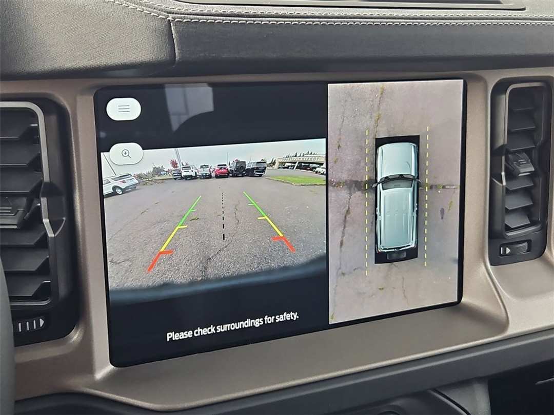 2025 Ford Bronco Outer Banks - Image 20