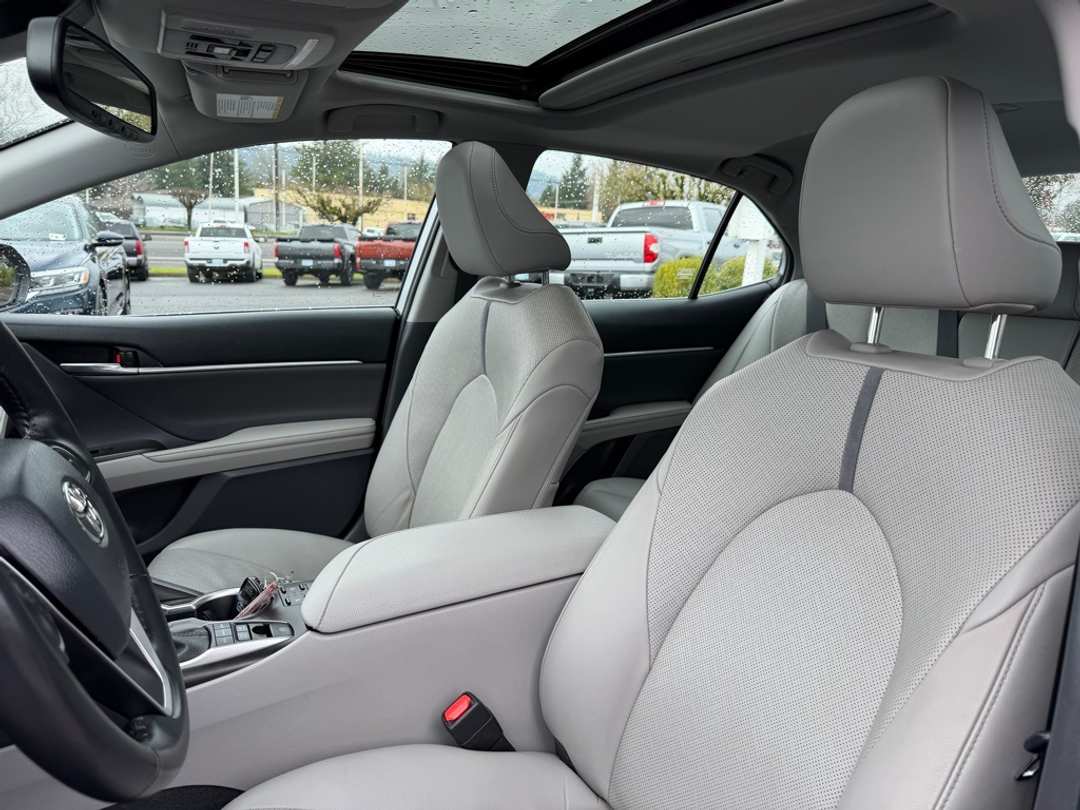 2021 Toyota Camry XLE - Image 15