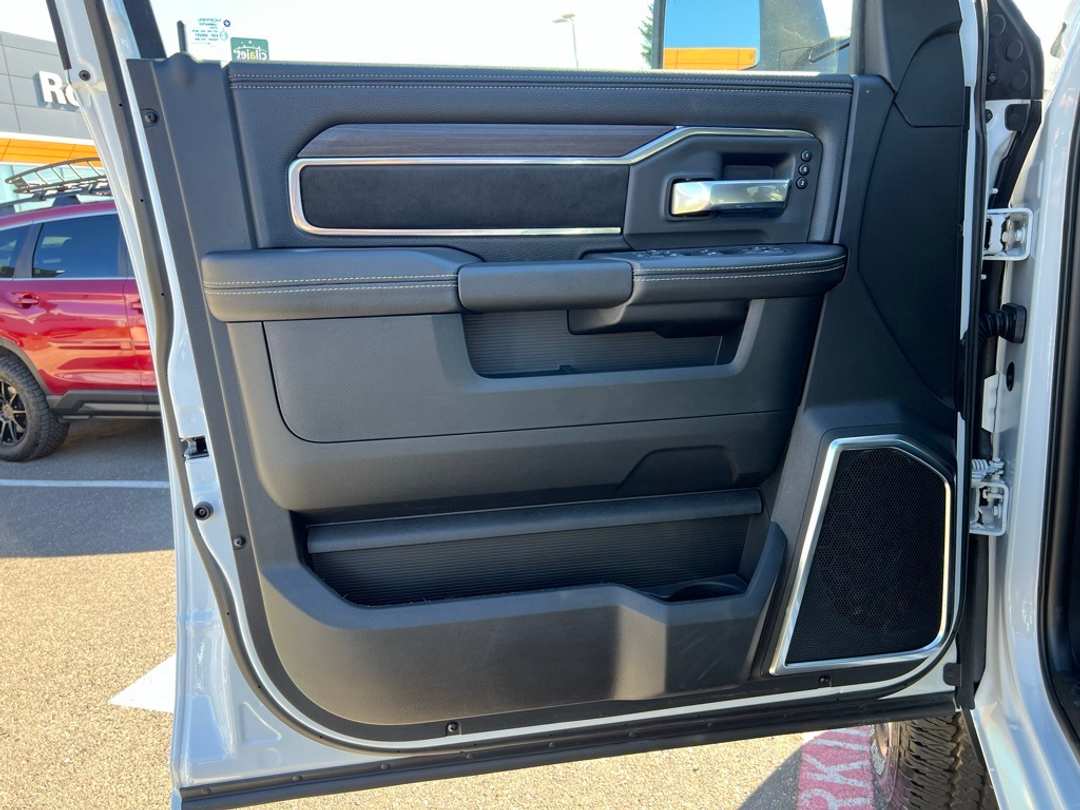 2026 Ram 2500 Laramie - Image 10