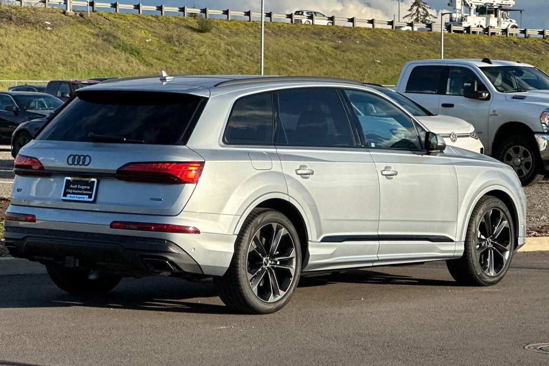 2026 Audi Q7 55 Premium Plus - Image 3