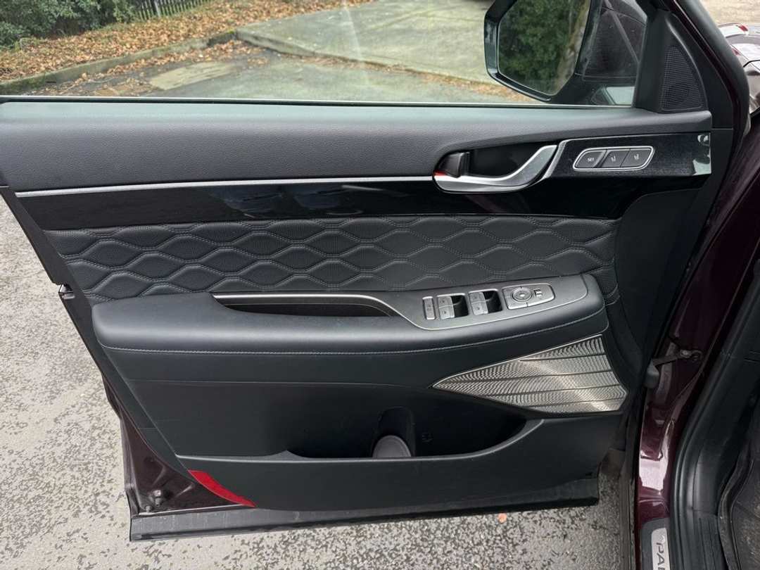 2020 Hyundai Palisade Limited - Image 16