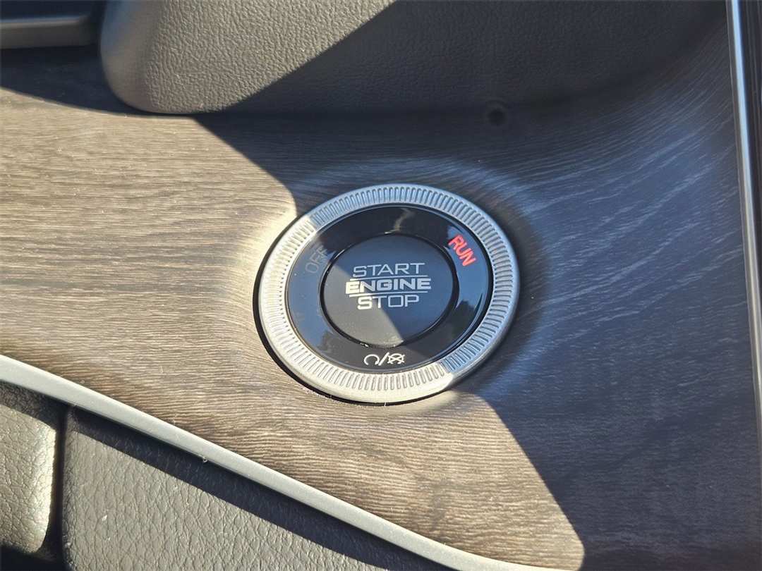 2025 Jeep Grand Cherokee Limited - Image 17