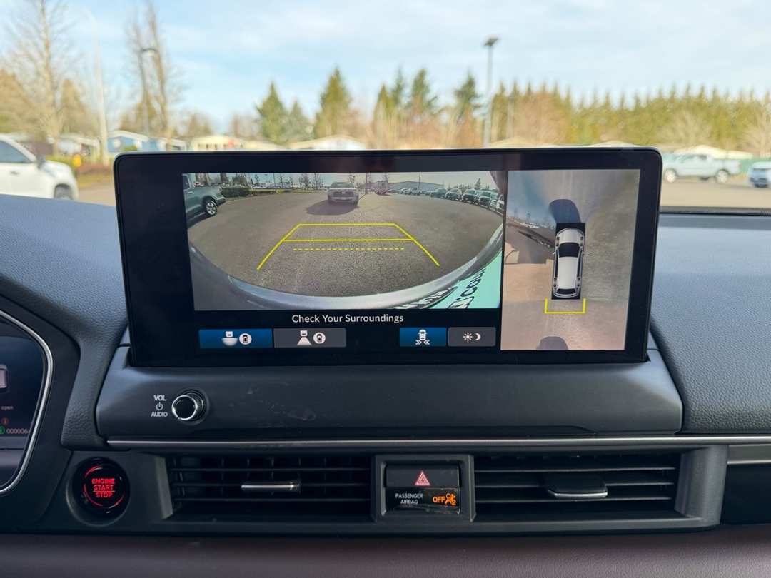 2026 Honda Pilot Touring - Image 23