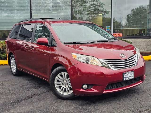 2017 Toyota Sienna XLE