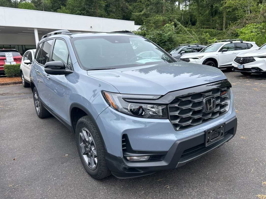 2023 Honda Passport TrailSport - Image 2