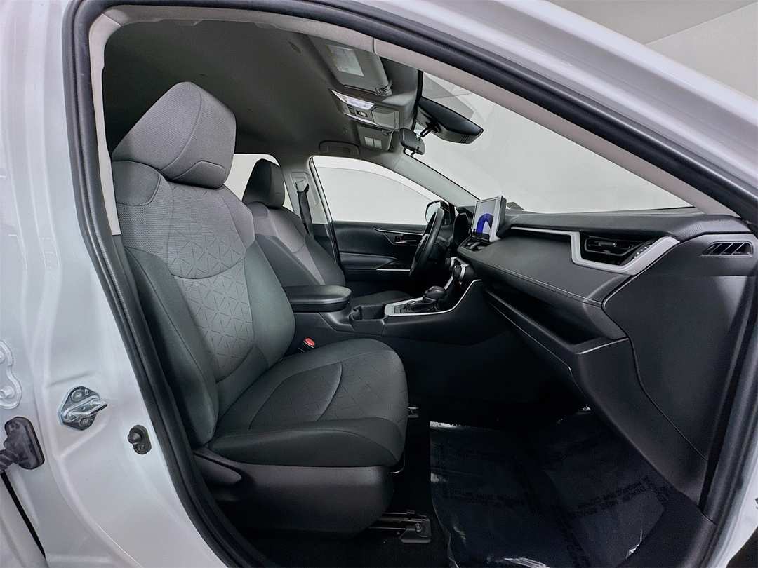 2024 Toyota Rav4 XLE - Image 27