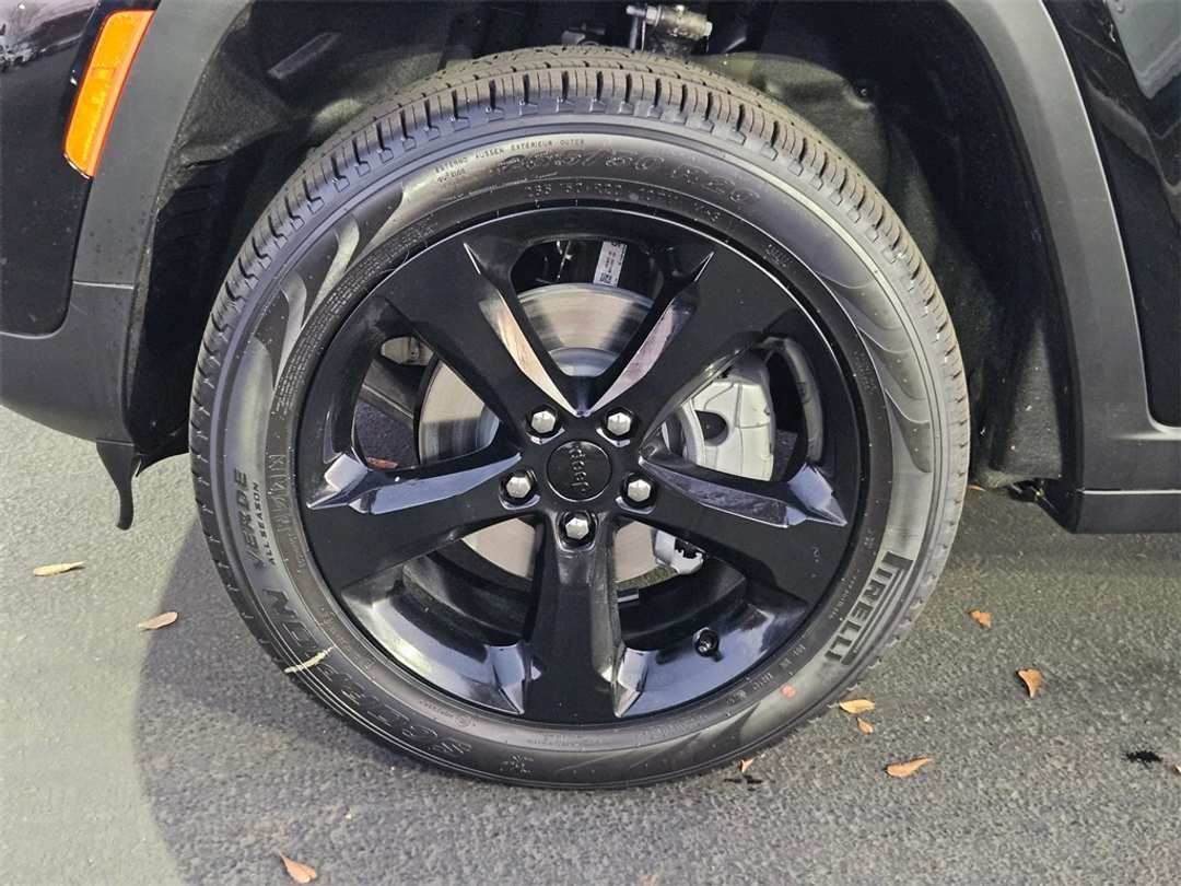 2025 Jeep Grand Cherokee Limited - Image 39