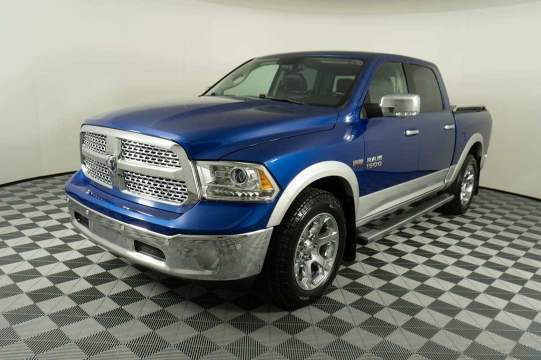 2017 Ram 1500 Laramie - Image 3