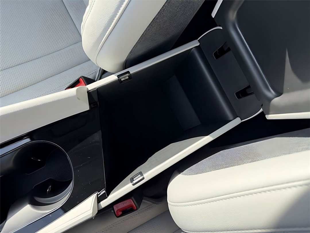 2026 Hyundai Elantra Limited - Image 27