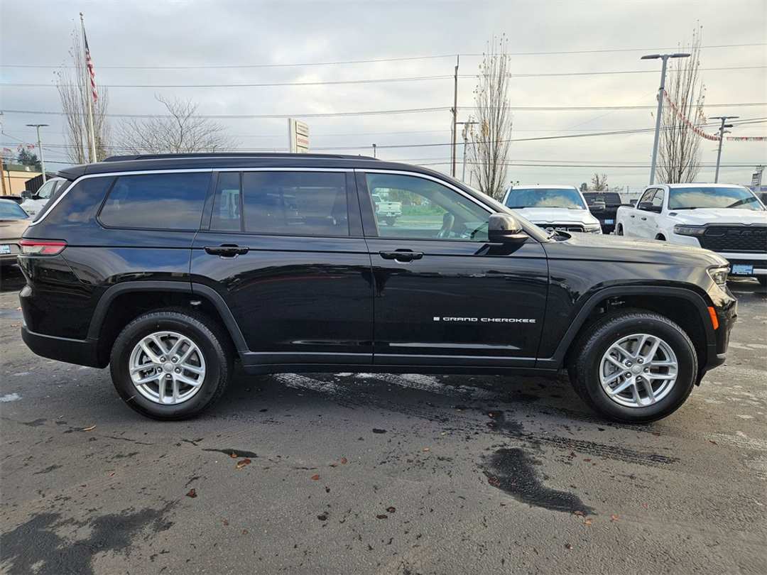 2025 Jeep Grand Cherokee L Laredo - Image 7