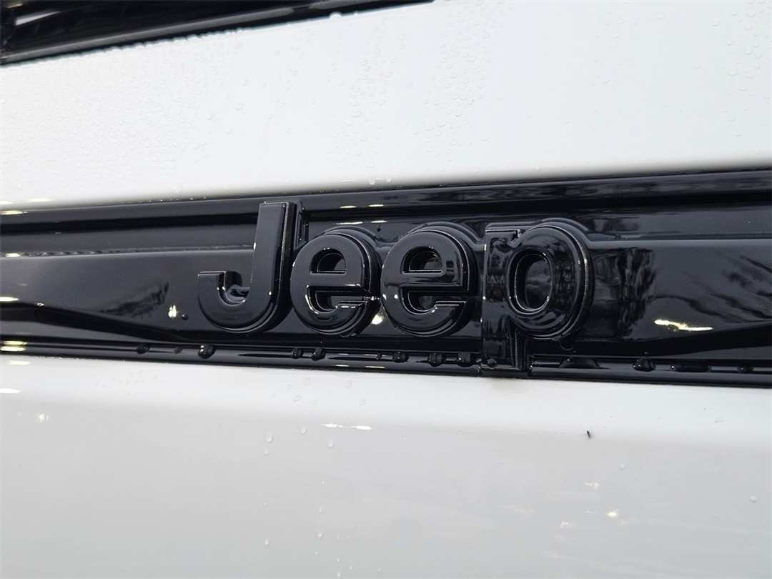 2025 Jeep Grand Cherokee Altitude X - Image 31