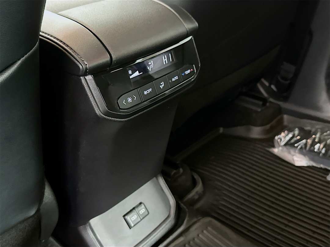 2026 Toyota Highlander XSE - Image 27
