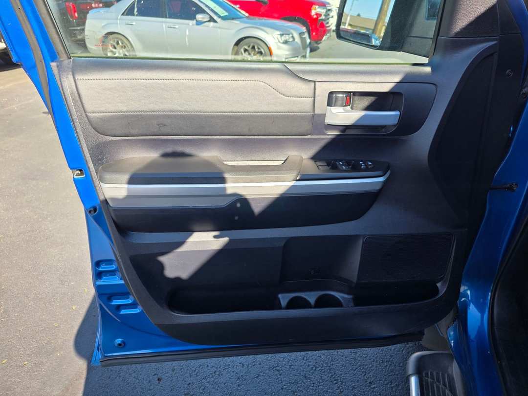 2016 Toyota Tundra Limited - Image 9