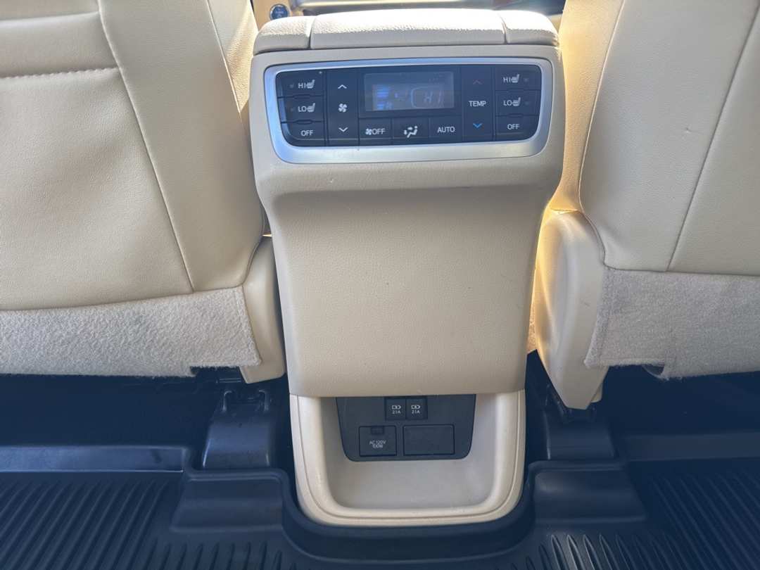 2019 Toyota Highlander - Image 23