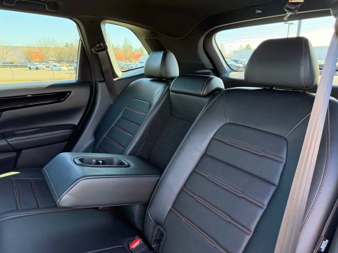 2025 Honda CR-V Sport Touring - Image 31