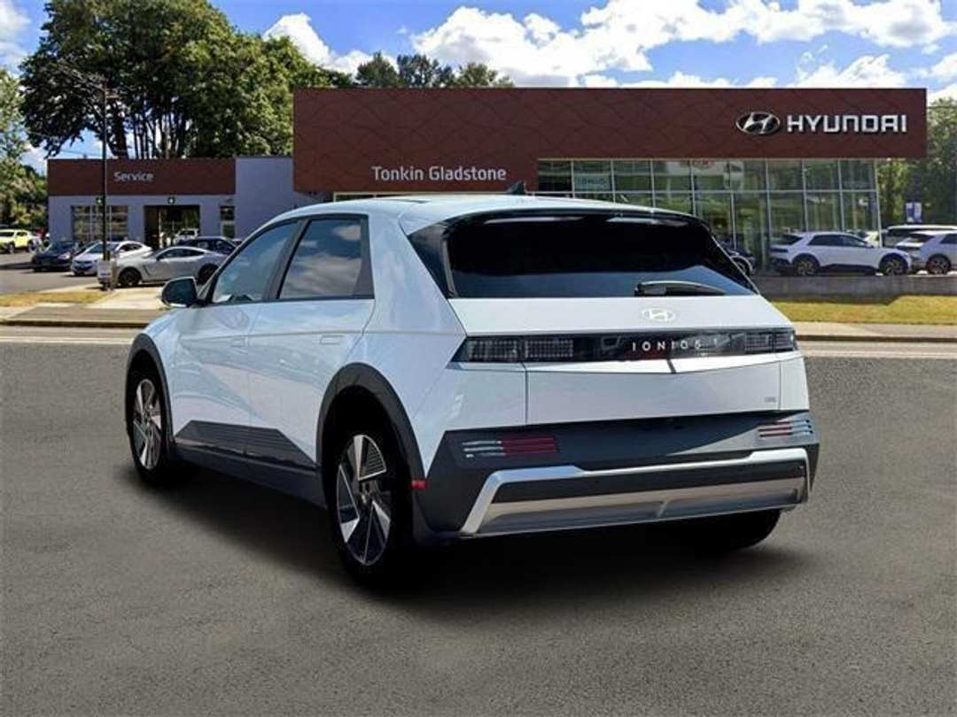 2026 Hyundai Ioniq 5 SEL - Image 5