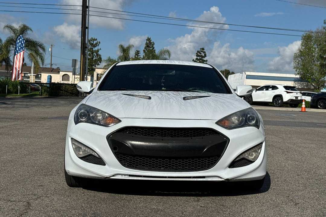 2015 Hyundai Genesis 3.8 - Image 3