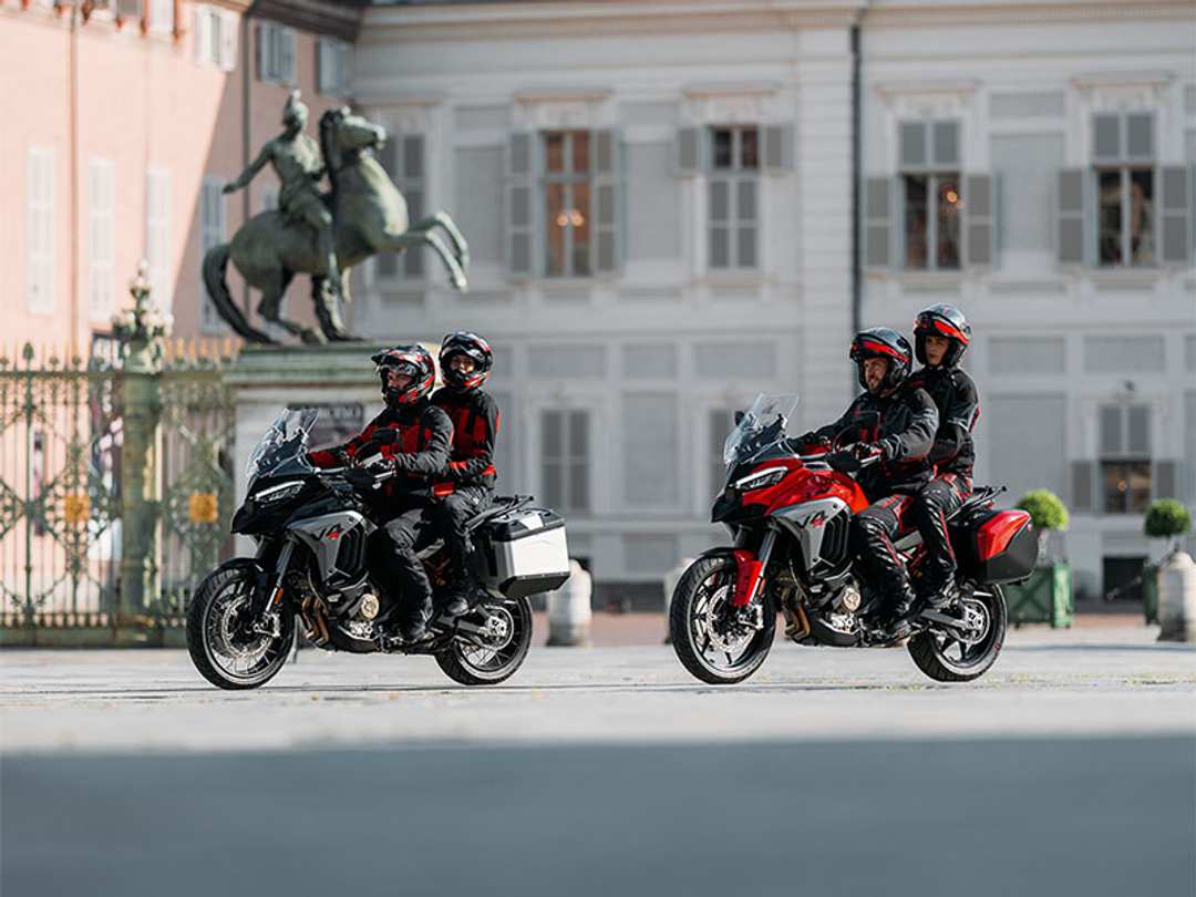 2025 Ducati Multistrada V4 S Travel & Radar - Image 24