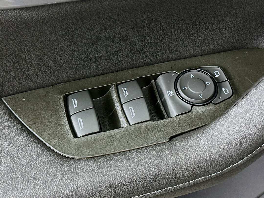 2025 Chevrolet Blazer LT - Image 19