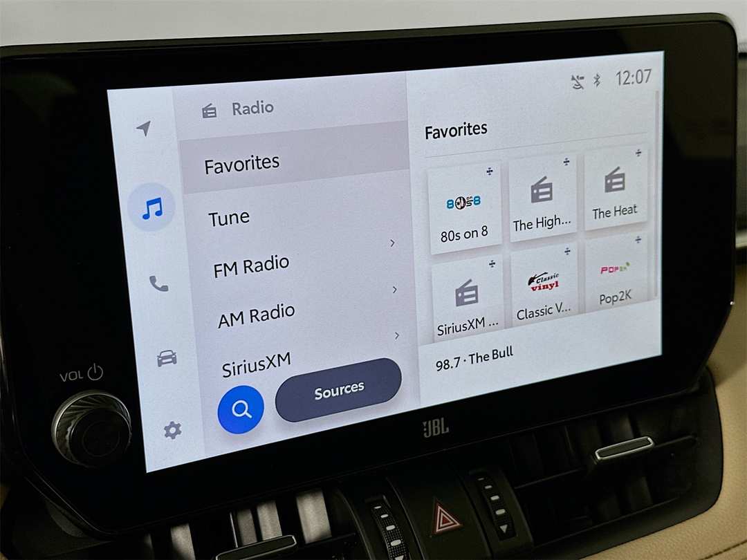 2025 Toyota Rav4 XLE Premium - Image 15