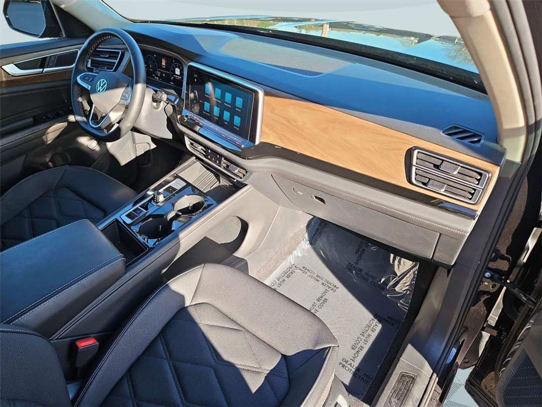 2025 Volkswagen Atlas 2.0T SE w/Technology - Image 28