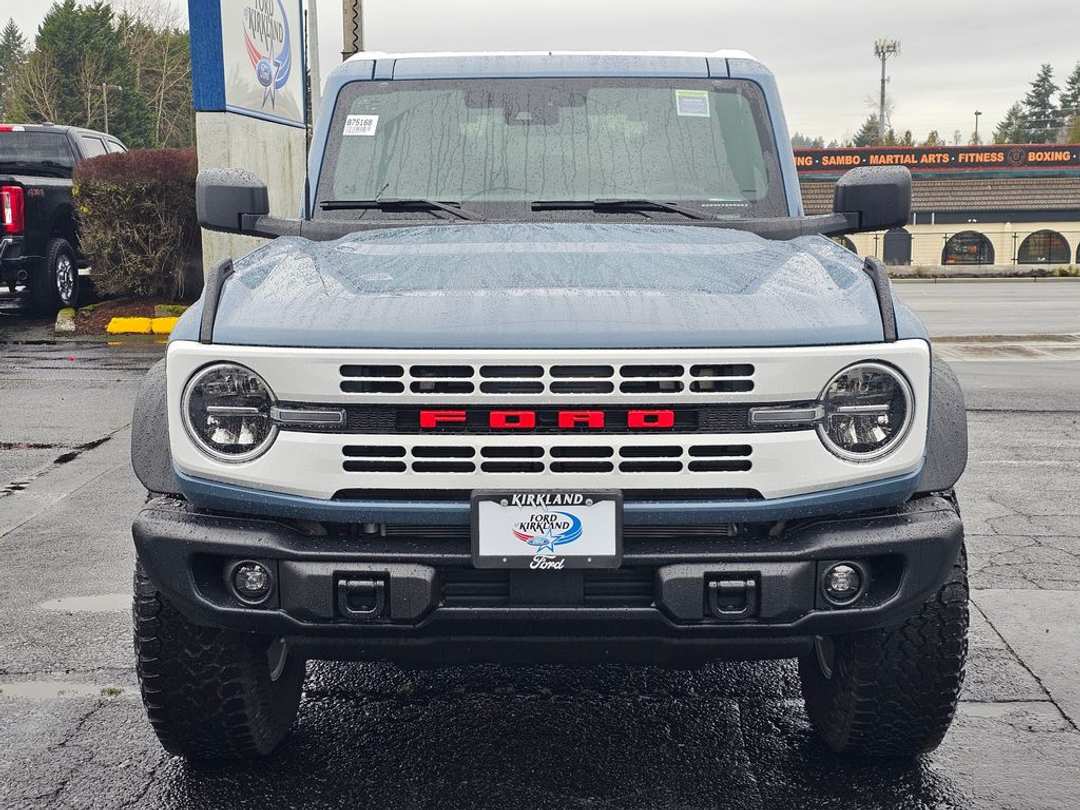 2025 Ford Bronco Heritage Edition - Image 2