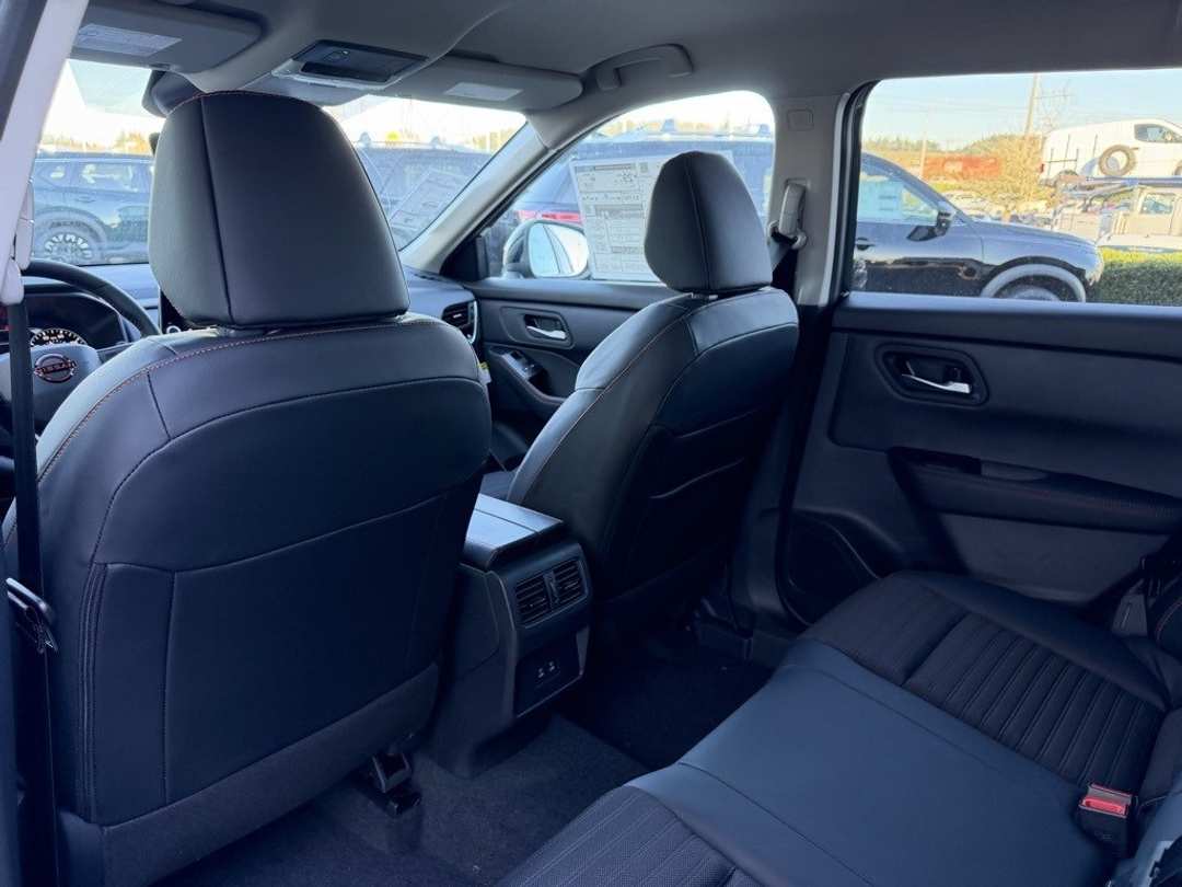 2026 Nissan Rogue Rock Creek - Image 30